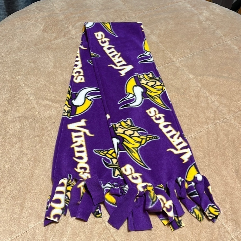 Minnesota Vikings handmade fleece scarf - Picture 2 of 5